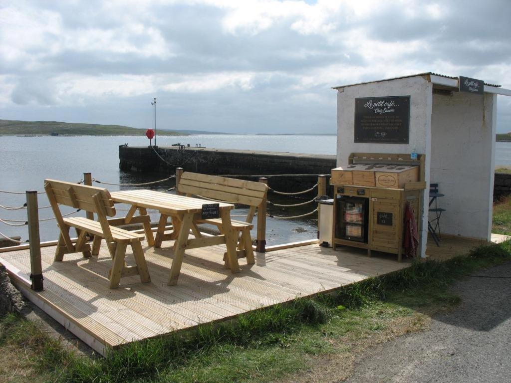 The Uyeasound Old Pier Cottage Belmont  Buitenkant foto